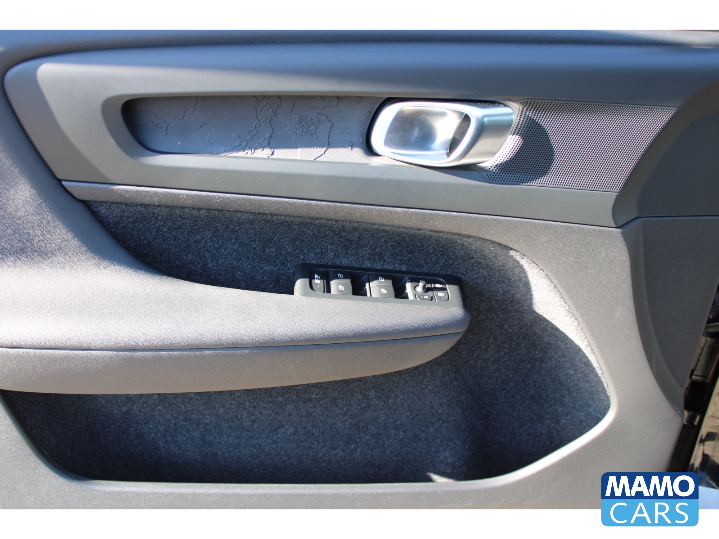 Fahrzeugabbildung Volvo XC40 Plus Pure Electric Single-Motor Allwetter/Kamera/1. Hand