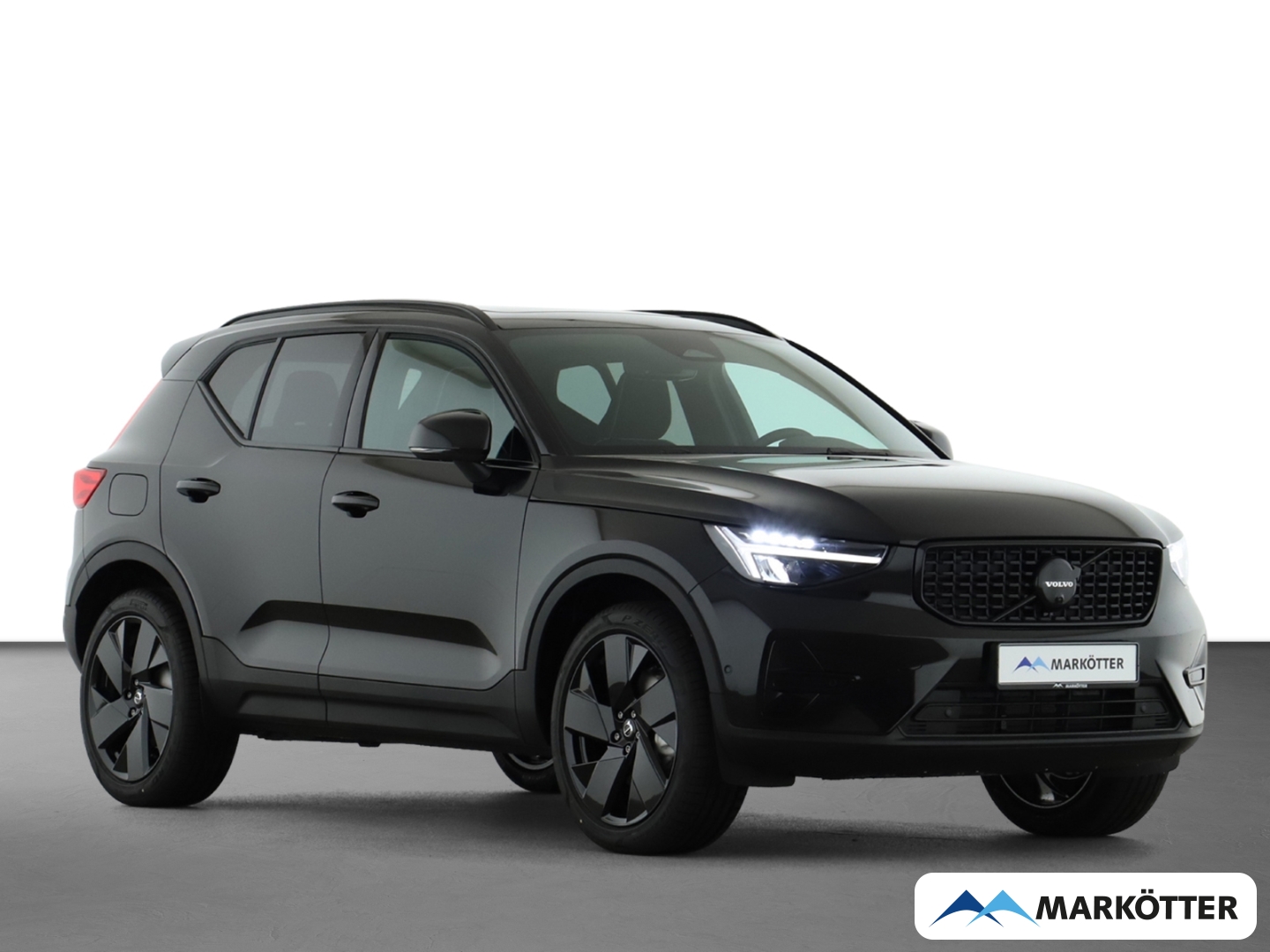 Fahrzeugabbildung Volvo XC40 B4 Plus Black Edition/360°CAM/LED/FSHZ/