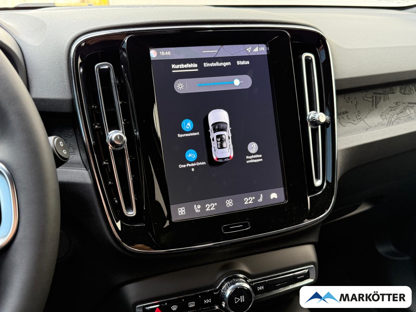 Fahrzeugabbildung Volvo EX40 Single Motor Ext. Range Plus Black Edition