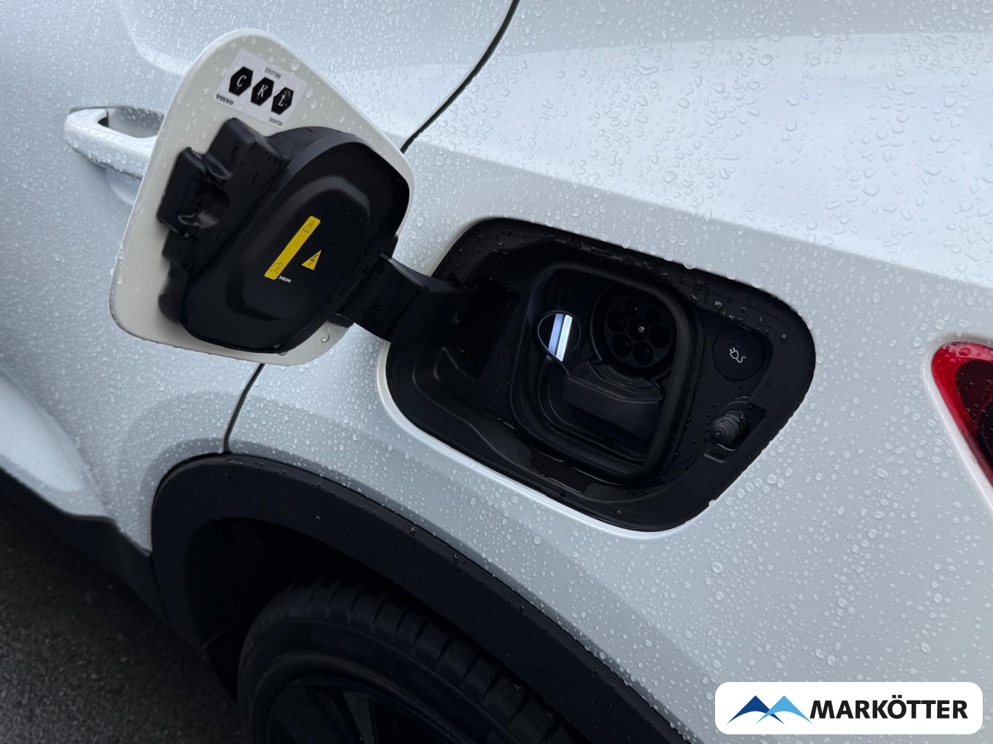 Fahrzeugabbildung Volvo EX40 Single Motor Ext. Range Plus Black Edition