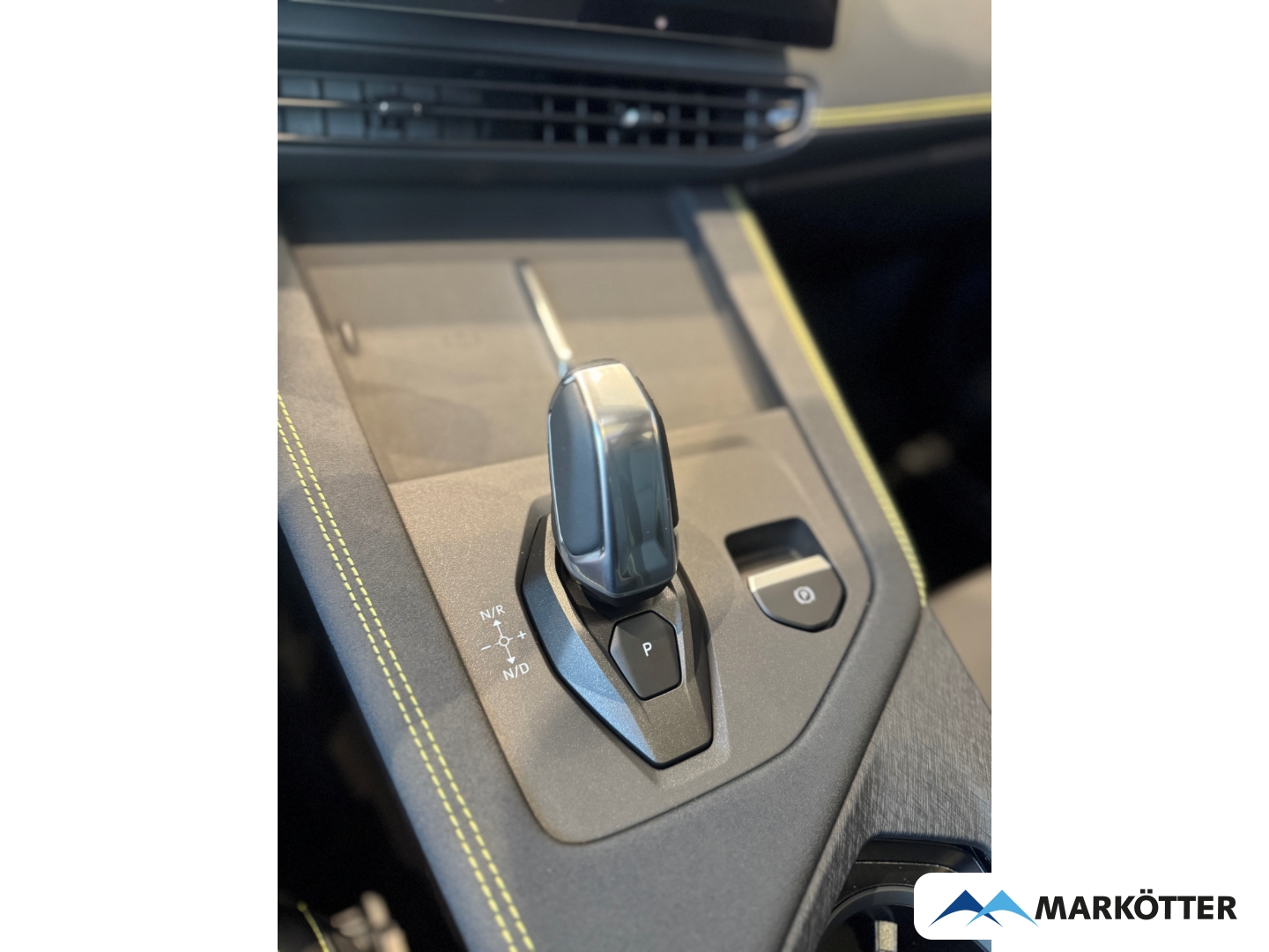 Fahrzeugabbildung Lynk & Co 01 More/ Vollausstattung/ Plug In Hybrid/1.5 TD PHEV 206 kW More