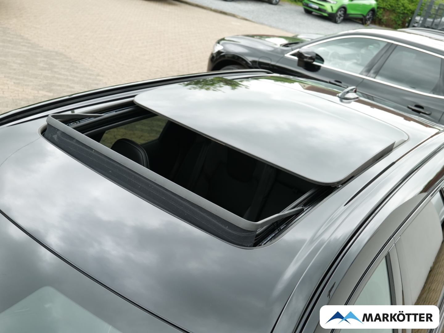Fahrzeugabbildung Volvo XC60 T8 AWD Black Edition ACC/BLIS/360/Panorama