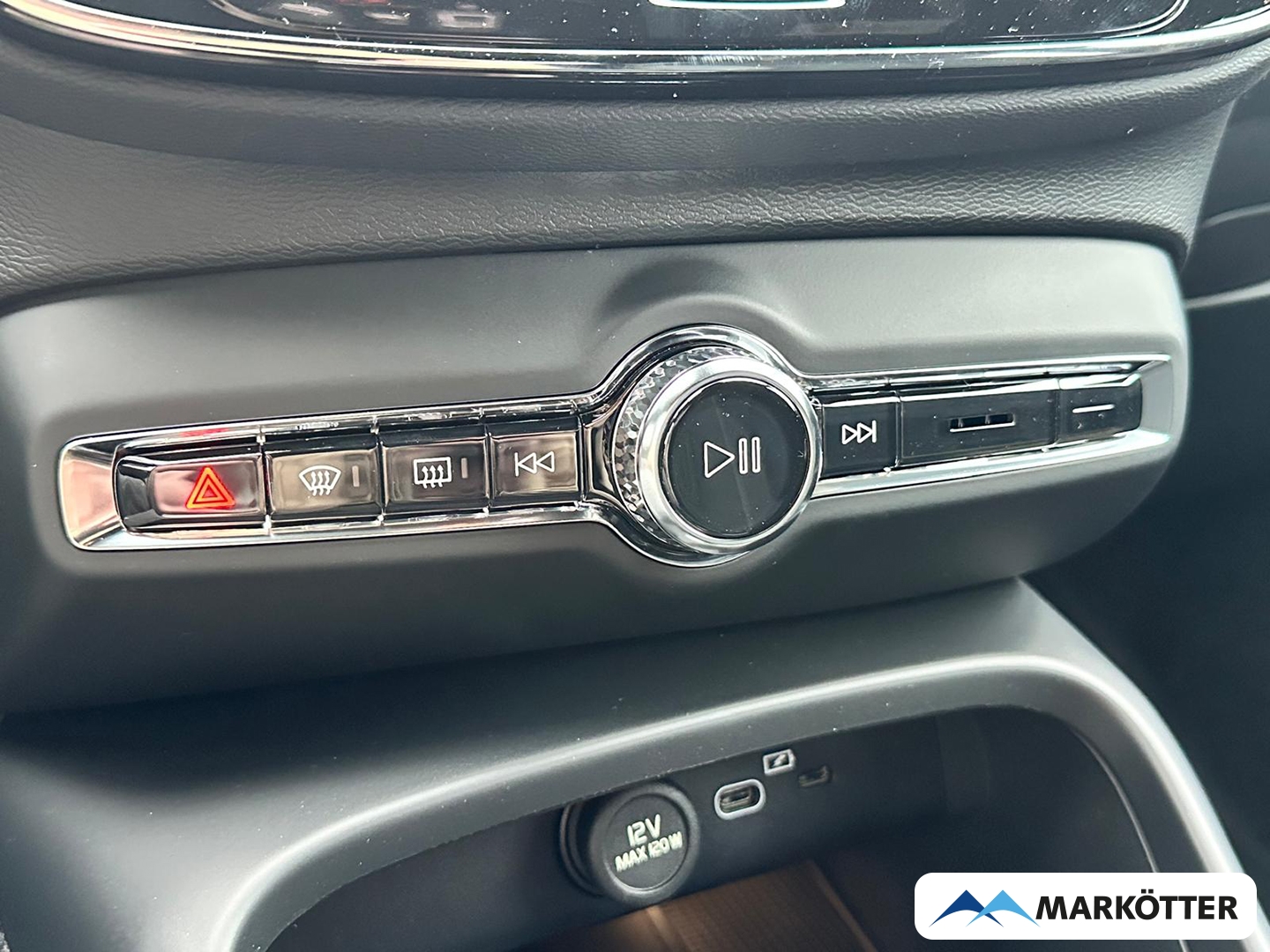 Fahrzeugabbildung Volvo XC40 B3 Plus Dark/AHK/360°CAM/Privacy/