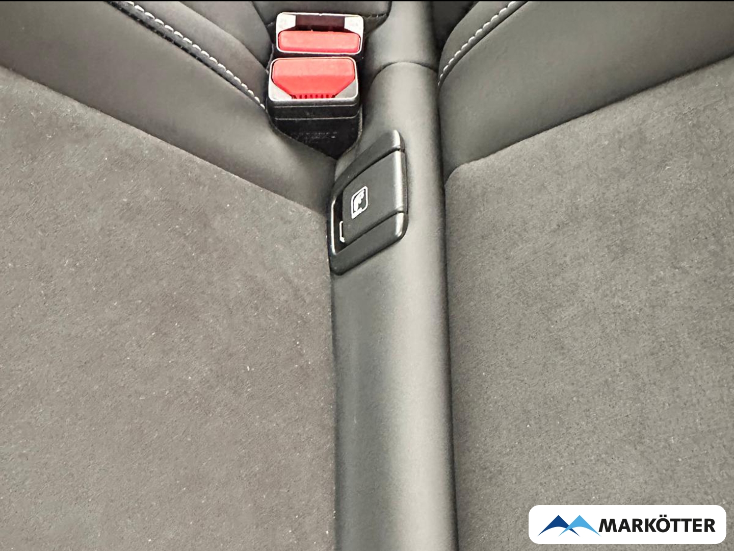 Fahrzeugabbildung Volvo XC40 B3 Plus Dark/AHK/360°CAM/Privacy/