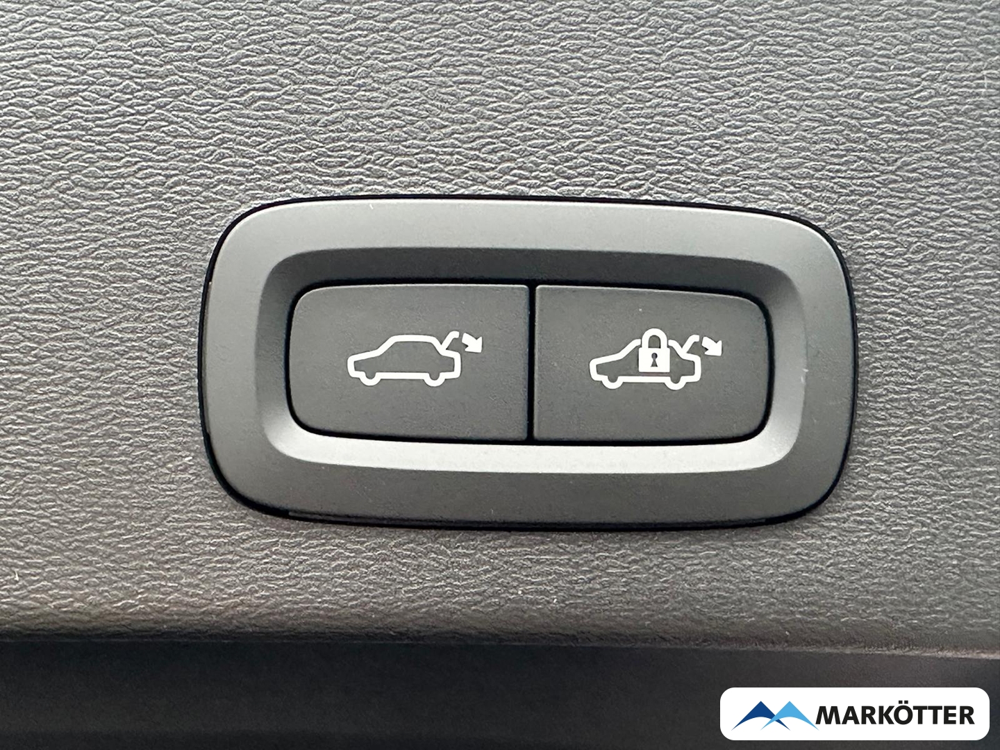 Fahrzeugabbildung Volvo XC40 B3 Plus Dark/AHK/360°CAM/Privacy/