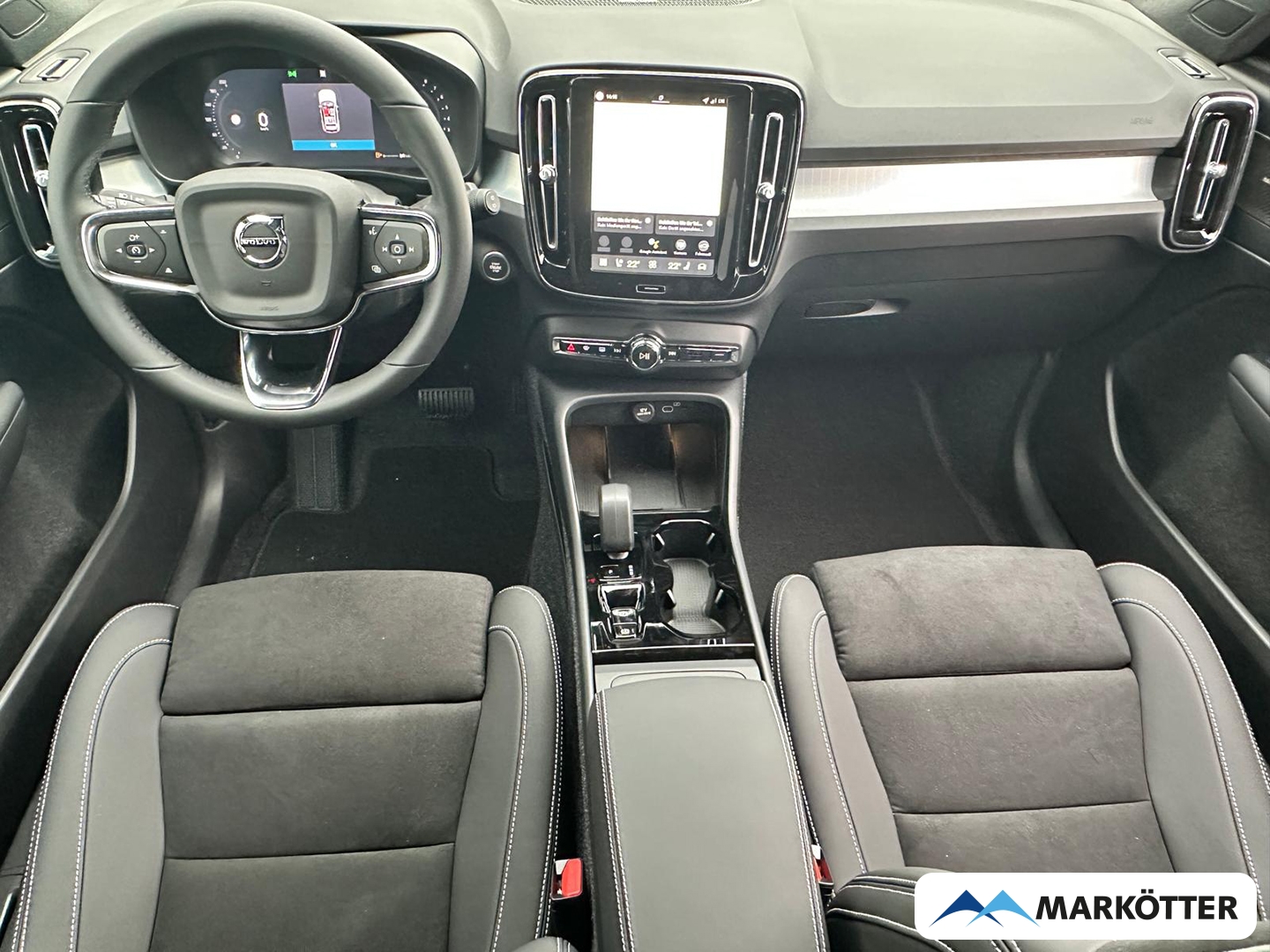 Fahrzeugabbildung Volvo XC40 B3 Plus Dark/AHK/360°CAM/Privacy/