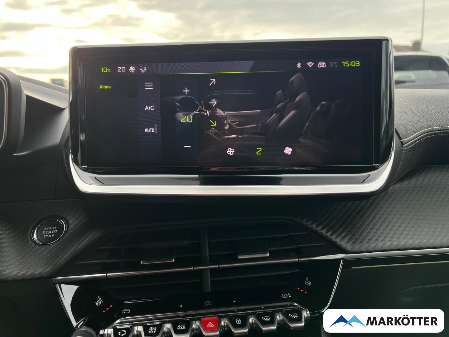 Fahrzeugabbildung Peugeot 2008 GT PureTech 130 SHZ/ALCANTARA/PDCv+h/MASSAGE