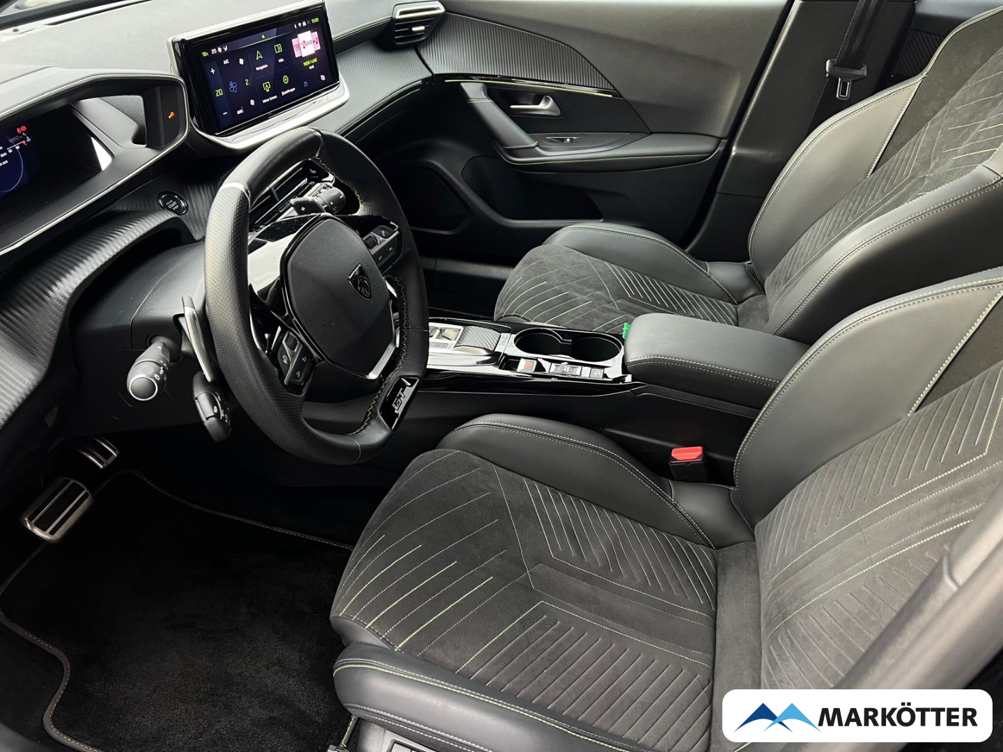 Fahrzeugabbildung Peugeot 2008 GT PureTech 130 SHZ/ALCANTARA/PDCv+h/MASSAGE