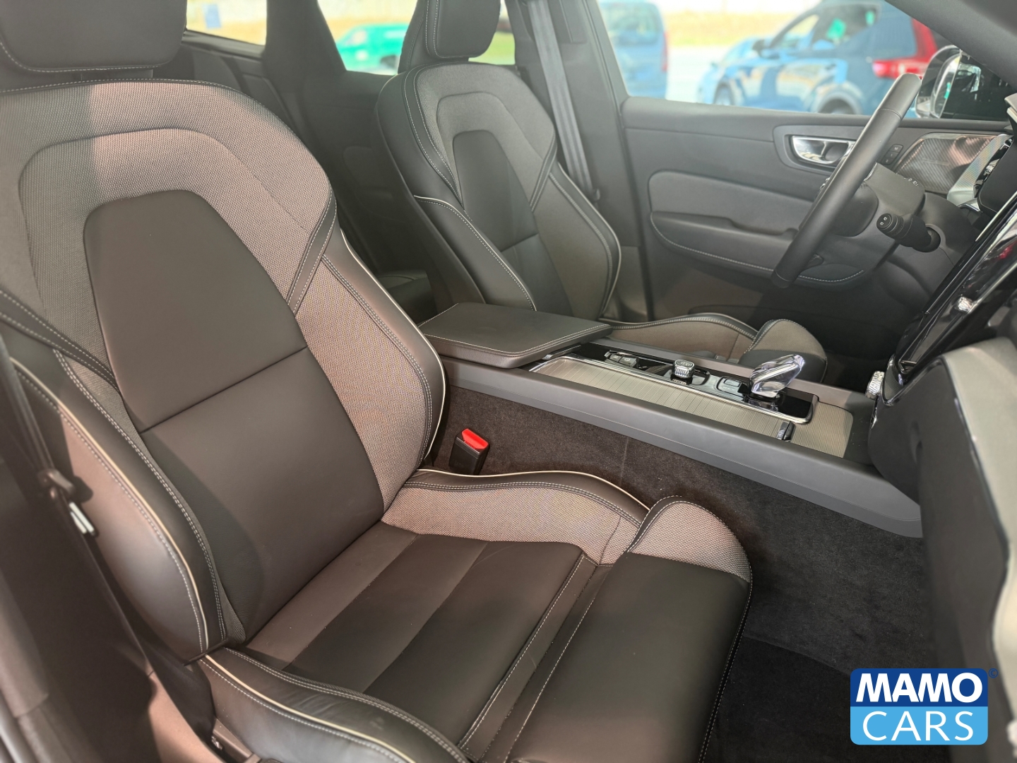 Fahrzeugabbildung Volvo XC60 T6 AWD Plus Dark ACC/BLIS/360°/HUD/PANO