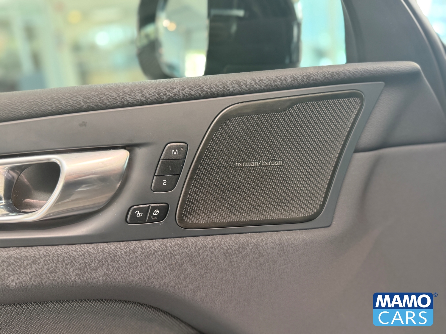 Fahrzeugabbildung Volvo XC60 T6 AWD Plus Dark ACC/BLIS/360°/HUD/PANO