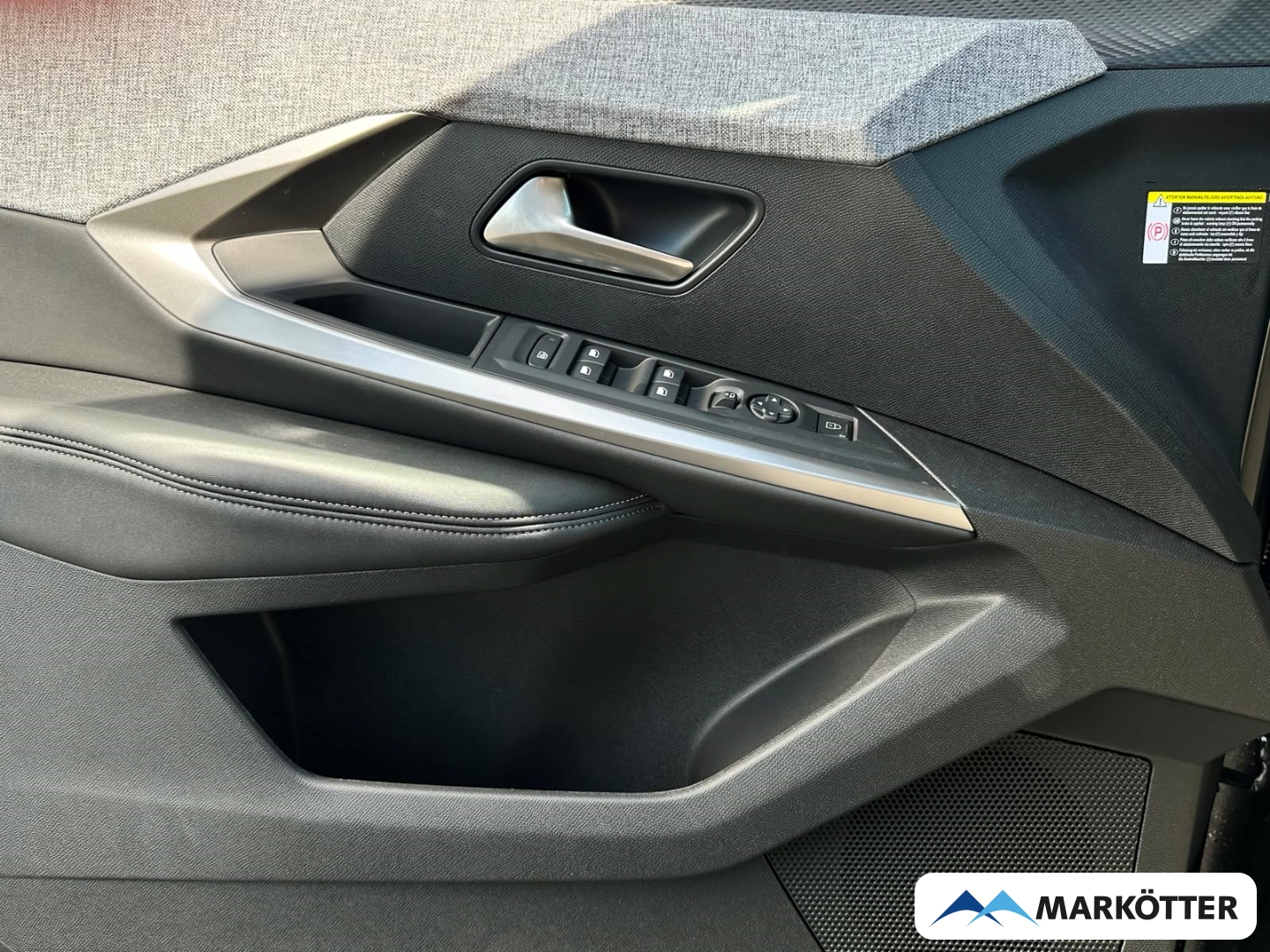 Fahrzeugabbildung Peugeot 3008 MHEV 145 Allure Business 360°/AHK/Allwetter