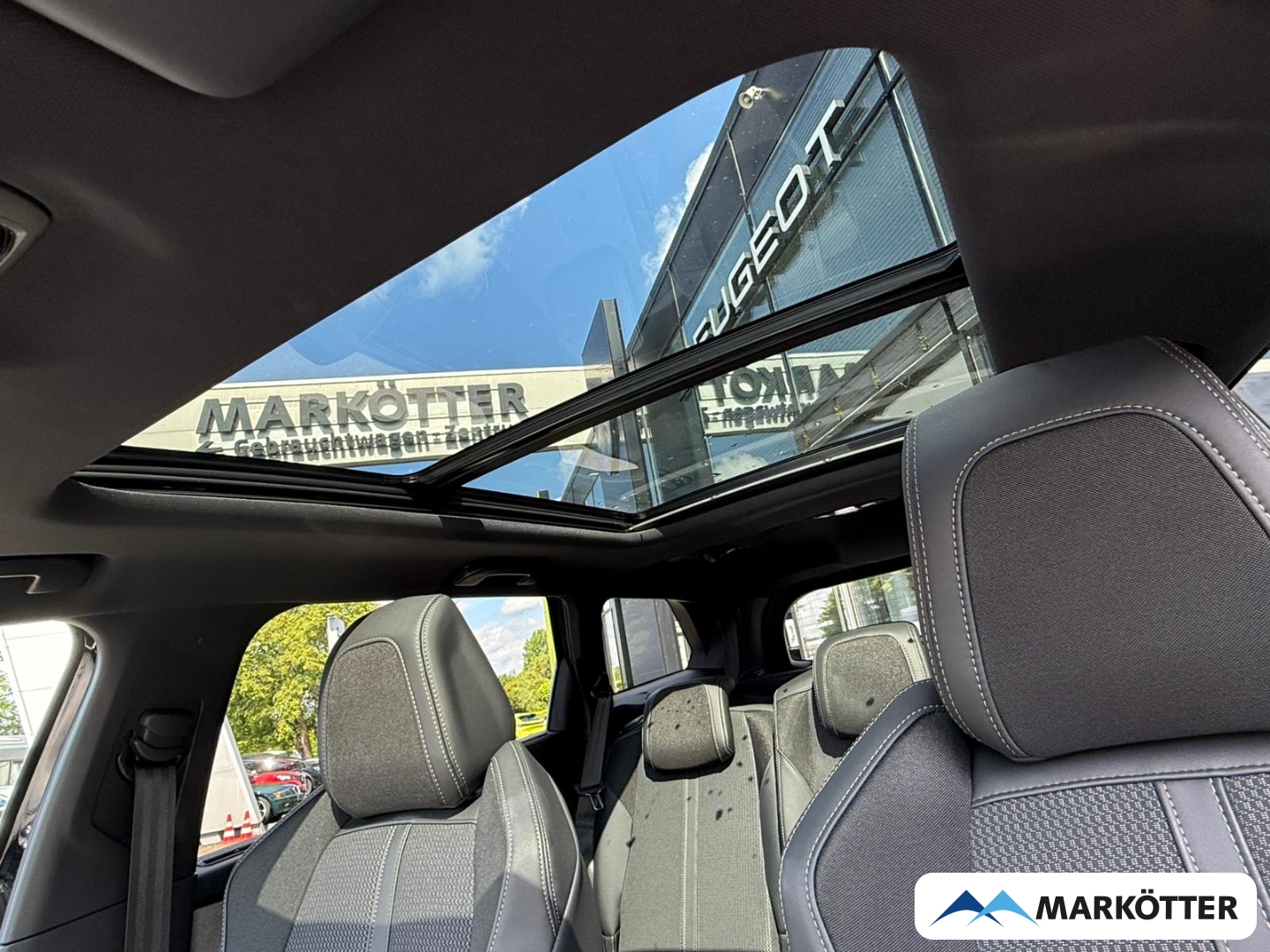 Fahrzeugabbildung Peugeot 5008 GT 7-Sitzer ACC/360CAM/DAB/LED/PANO/SHZ