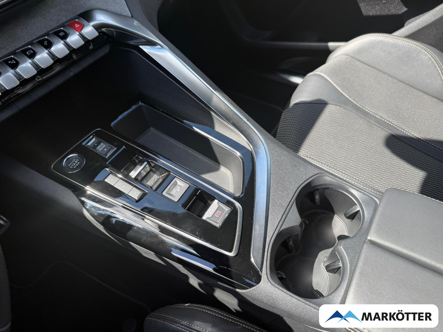 Fahrzeugabbildung Peugeot 5008 GT 7-Sitzer ACC/360CAM/DAB/LED/PANO/SHZ