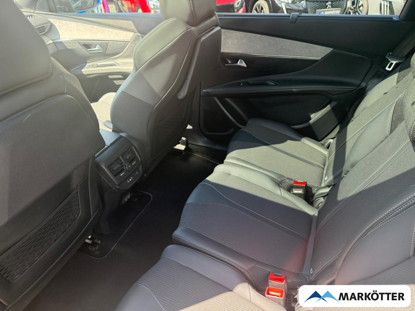 Fahrzeugabbildung Peugeot 5008 GT 7-Sitzer ACC/360CAM/DAB/LED/PANO/SHZ