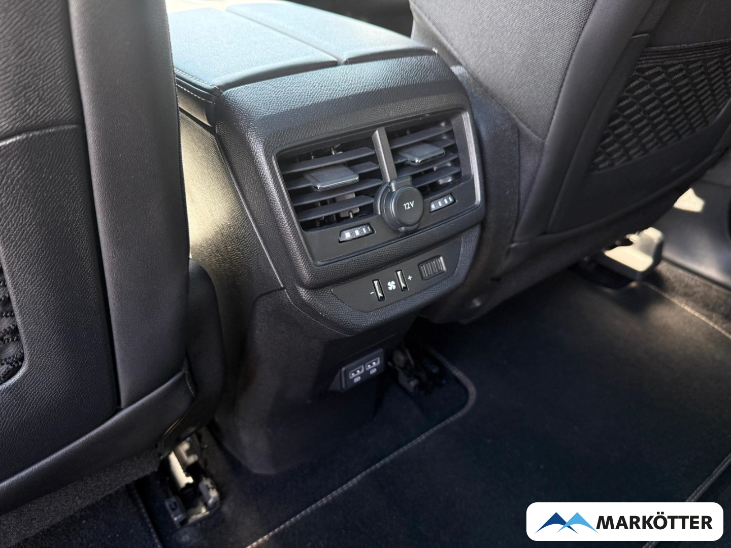 Fahrzeugabbildung Peugeot 5008 GT 7-Sitzer ACC/360CAM/DAB/LED/PANO/SHZ