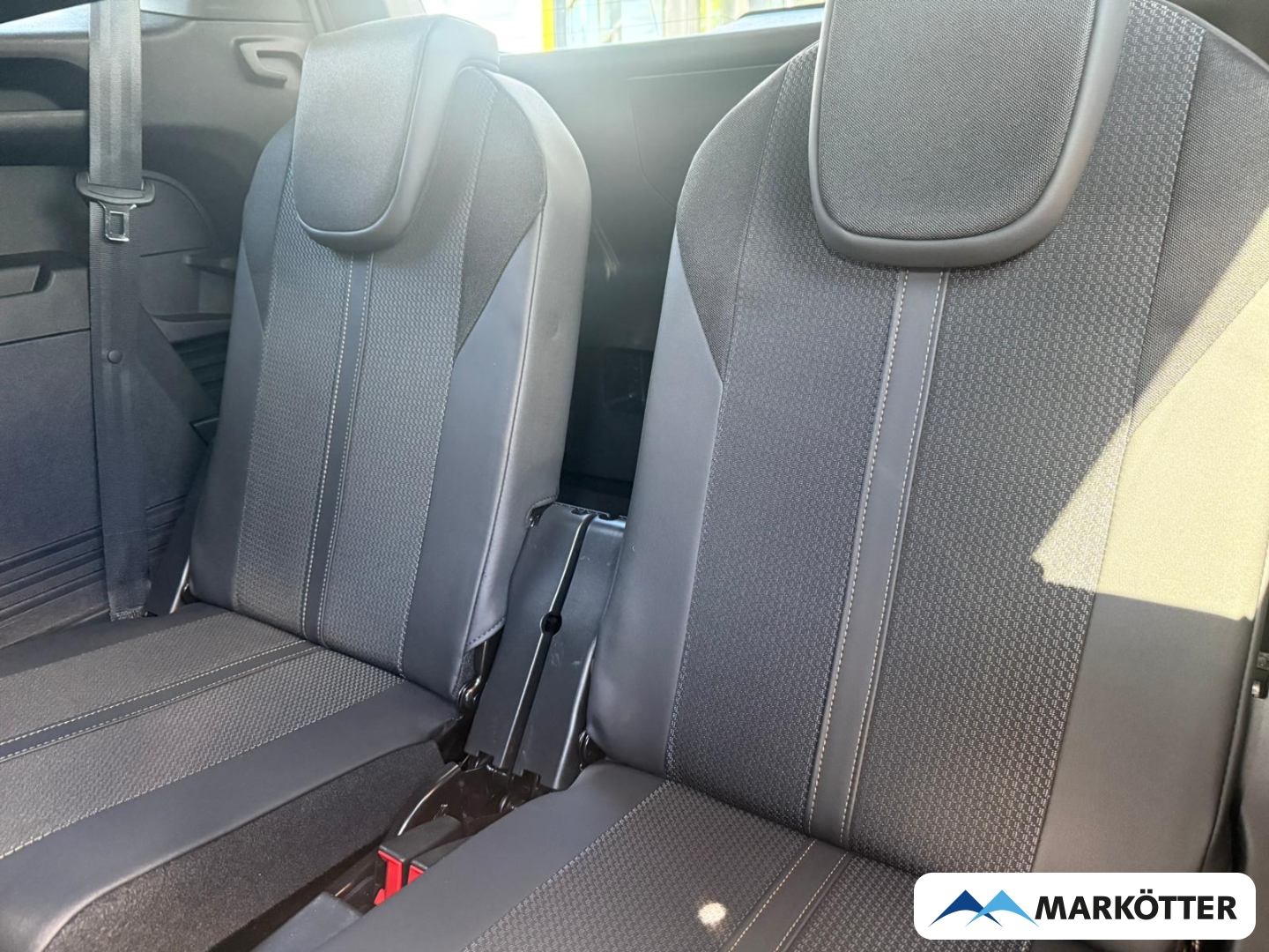 Fahrzeugabbildung Peugeot 5008 GT 7-Sitzer ACC/360CAM/DAB/LED/PANO/SHZ