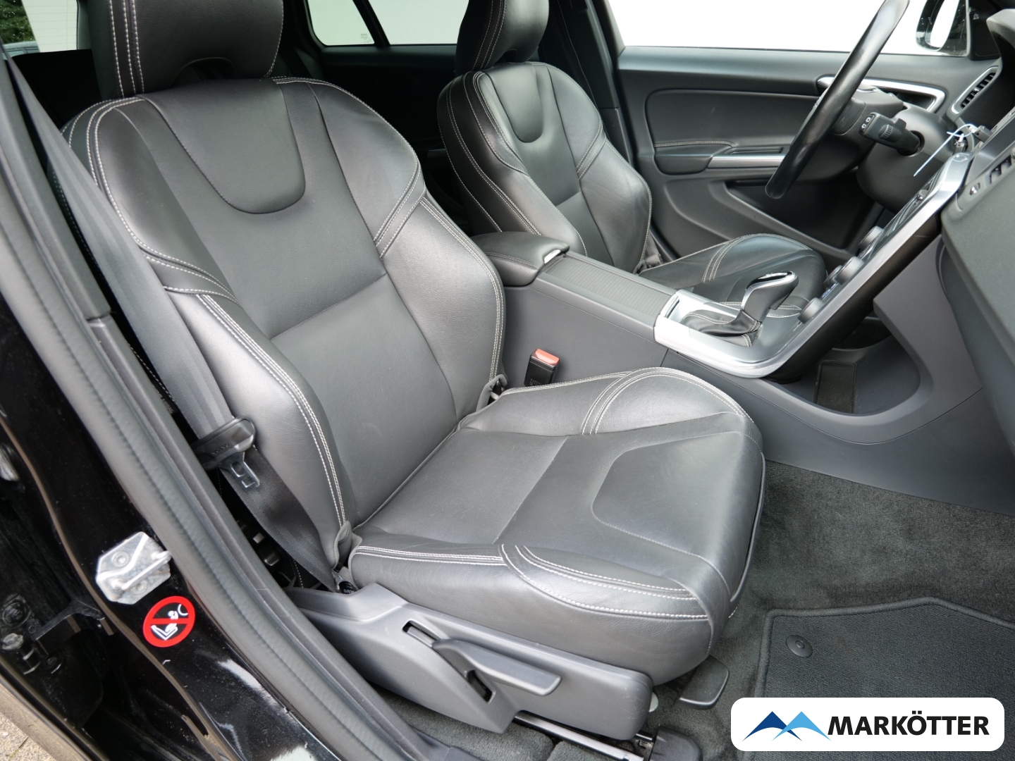 Fahrzeugabbildung Volvo V60 D4 Linje Svart Navi/BLIS/Xenon/Kamera