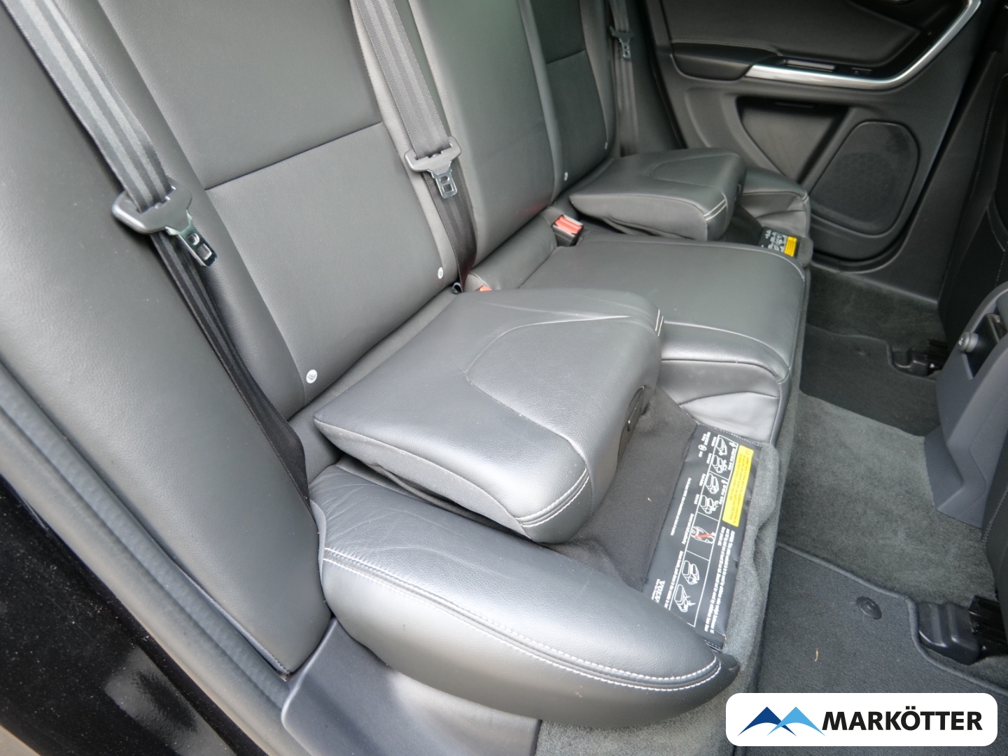 Fahrzeugabbildung Volvo V60 D4 Linje Svart Navi/BLIS/Xenon/Kamera