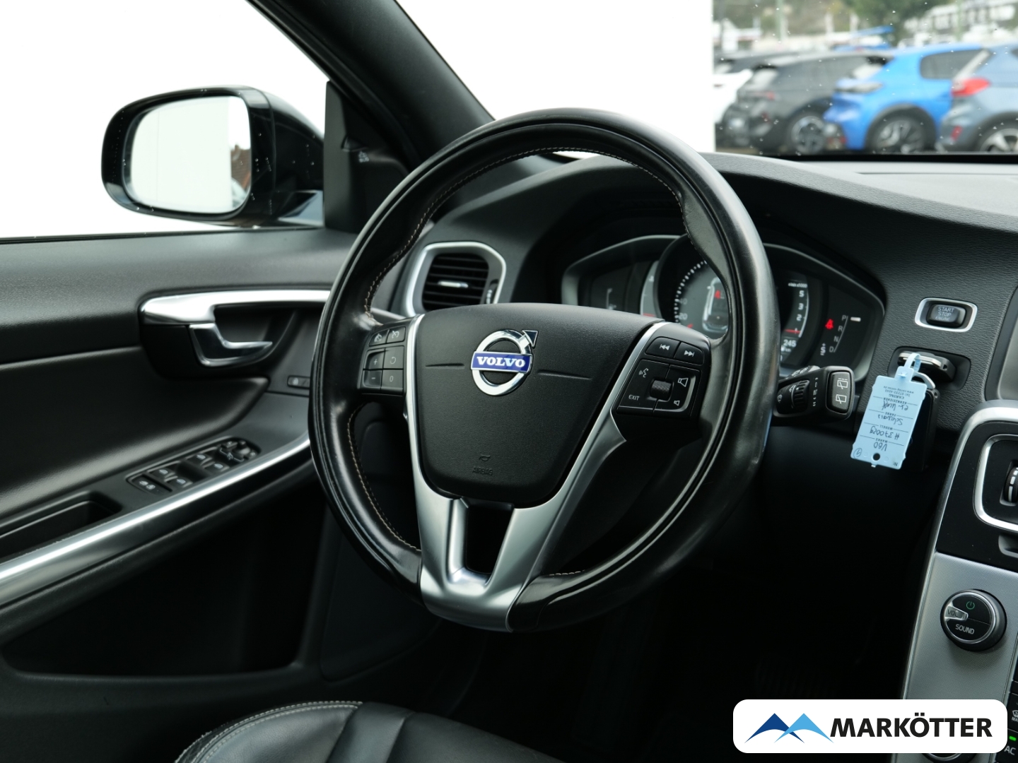 Fahrzeugabbildung Volvo V60 D4 Linje Svart Navi/BLIS/Xenon/Kamera