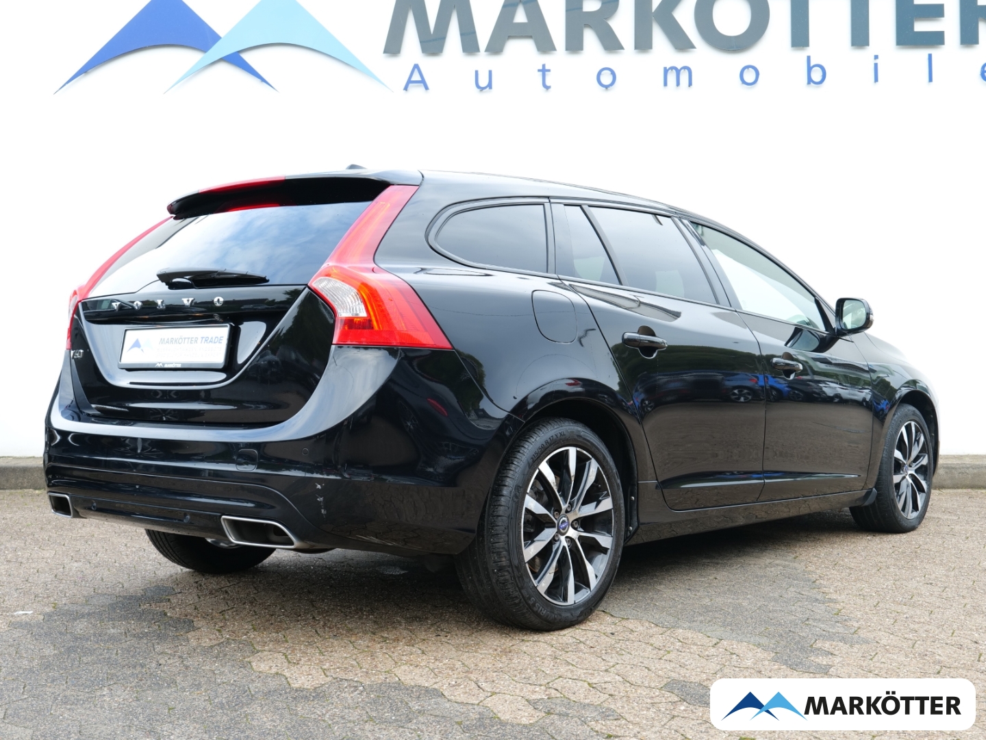 Fahrzeugabbildung Volvo V60 D4 Linje Svart Navi/BLIS/Xenon/Kamera