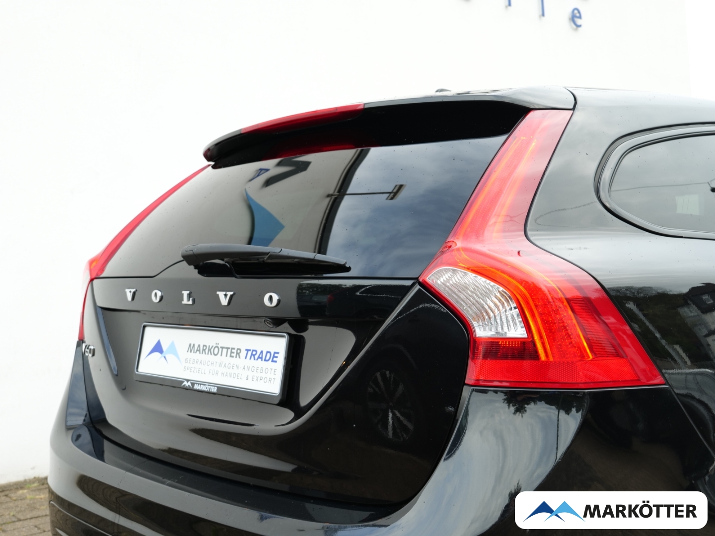 Fahrzeugabbildung Volvo V60 D4 Linje Svart Navi/BLIS/Xenon/Kamera
