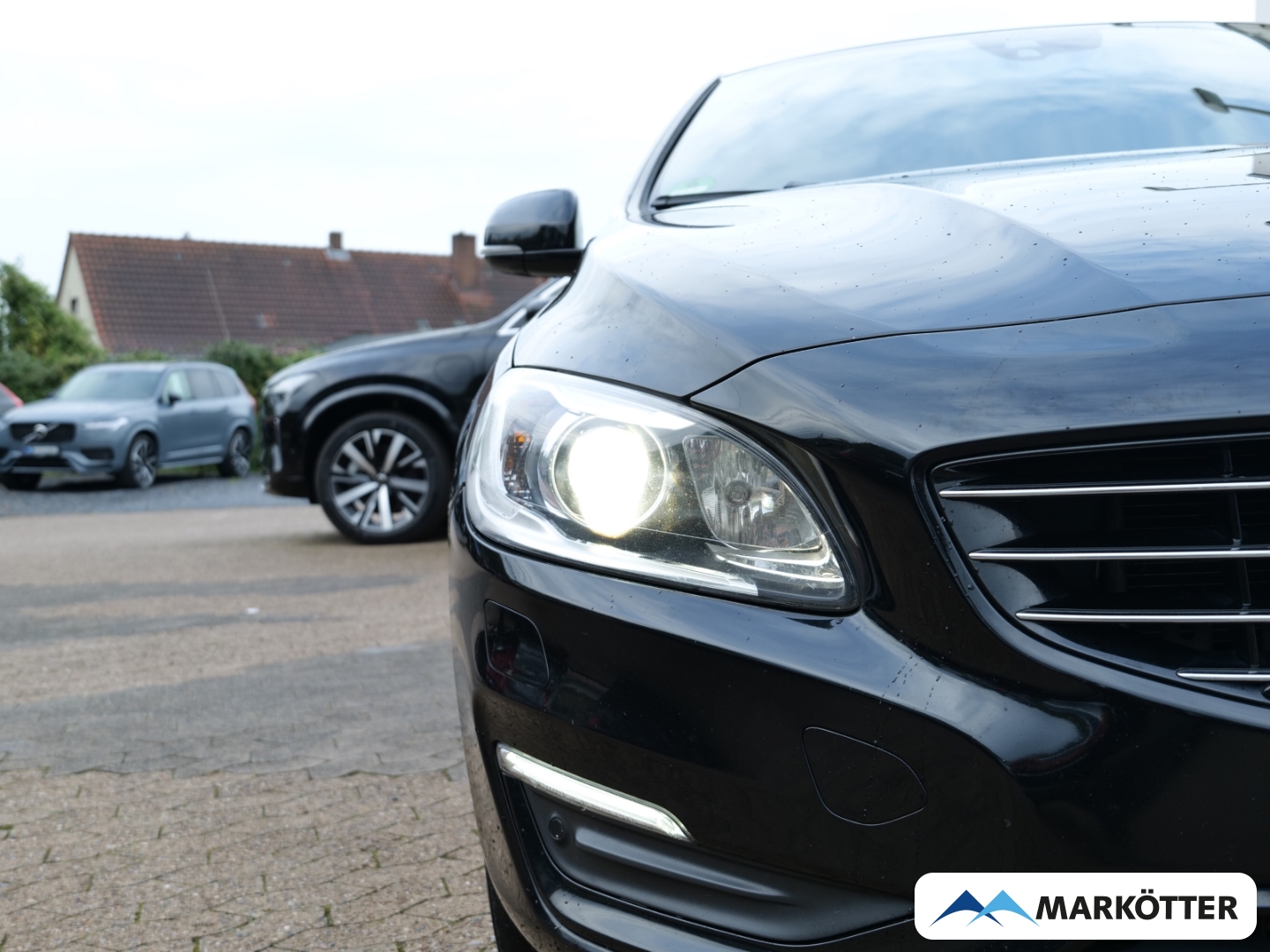 Fahrzeugabbildung Volvo V60 D4 Linje Svart Navi/BLIS/Xenon/Kamera
