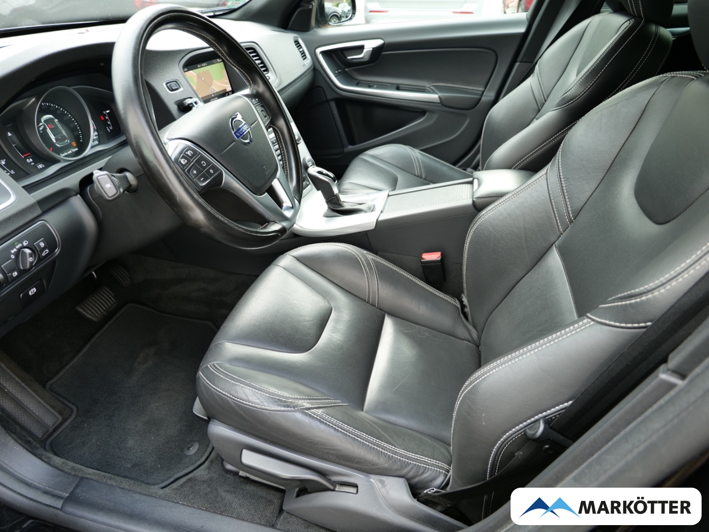 Fahrzeugabbildung Volvo V60 D4 Linje Svart Navi/BLIS/Xenon/Kamera