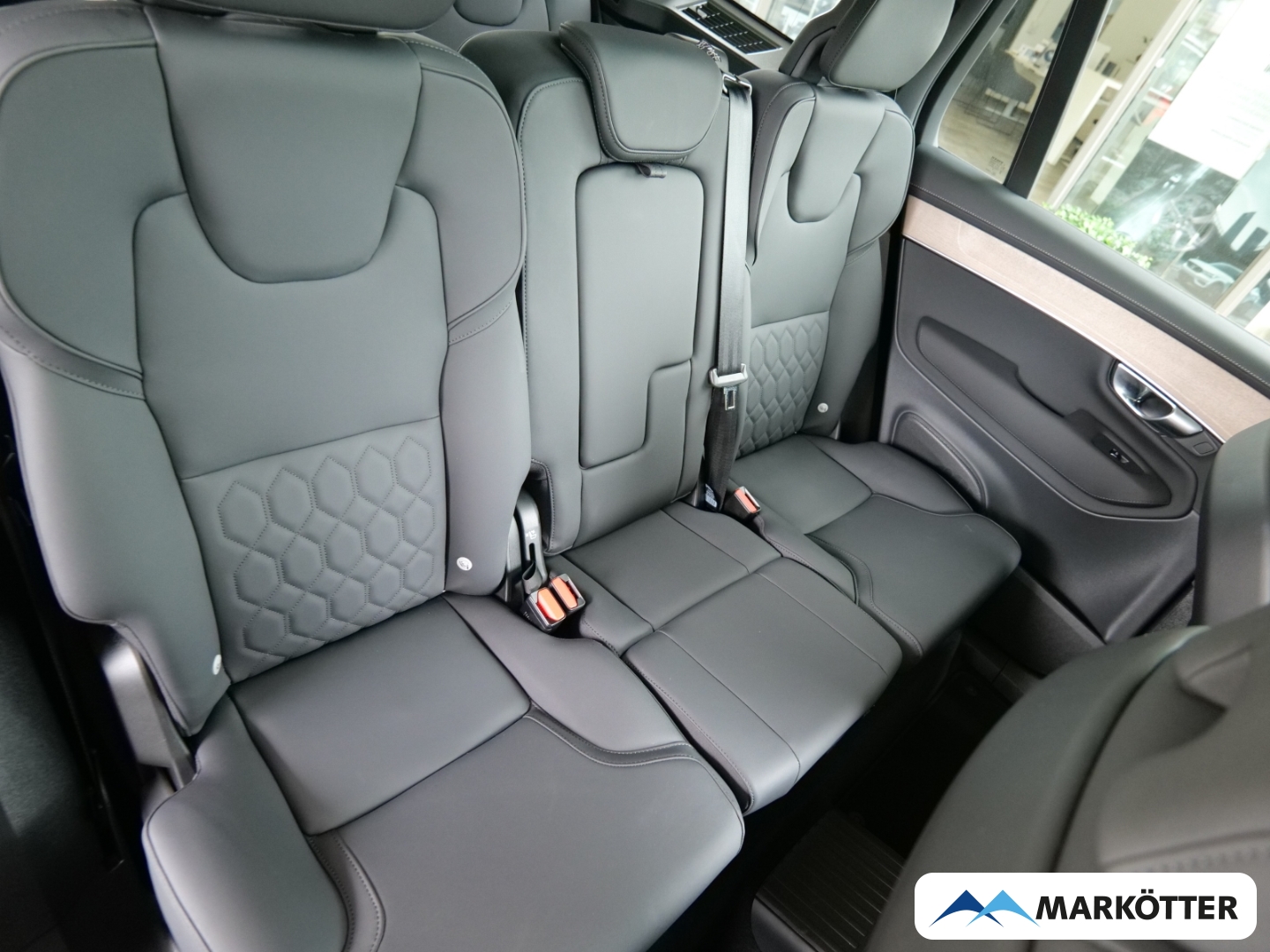 Fahrzeugabbildung Volvo XC90 T8 AWD Recharge Plus Bright 7-Sitzer/PANO