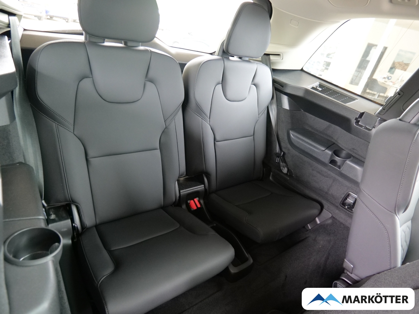 Fahrzeugabbildung Volvo XC90 T8 AWD Recharge Plus Bright 7-Sitzer/PANO