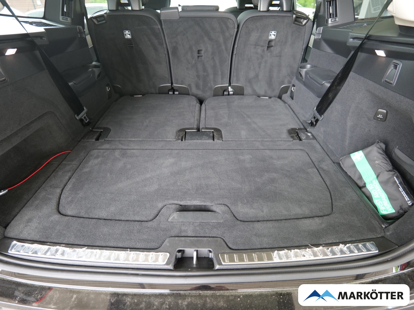Fahrzeugabbildung Volvo XC90 T8 AWD Recharge Plus Bright 7-Sitzer/PANO