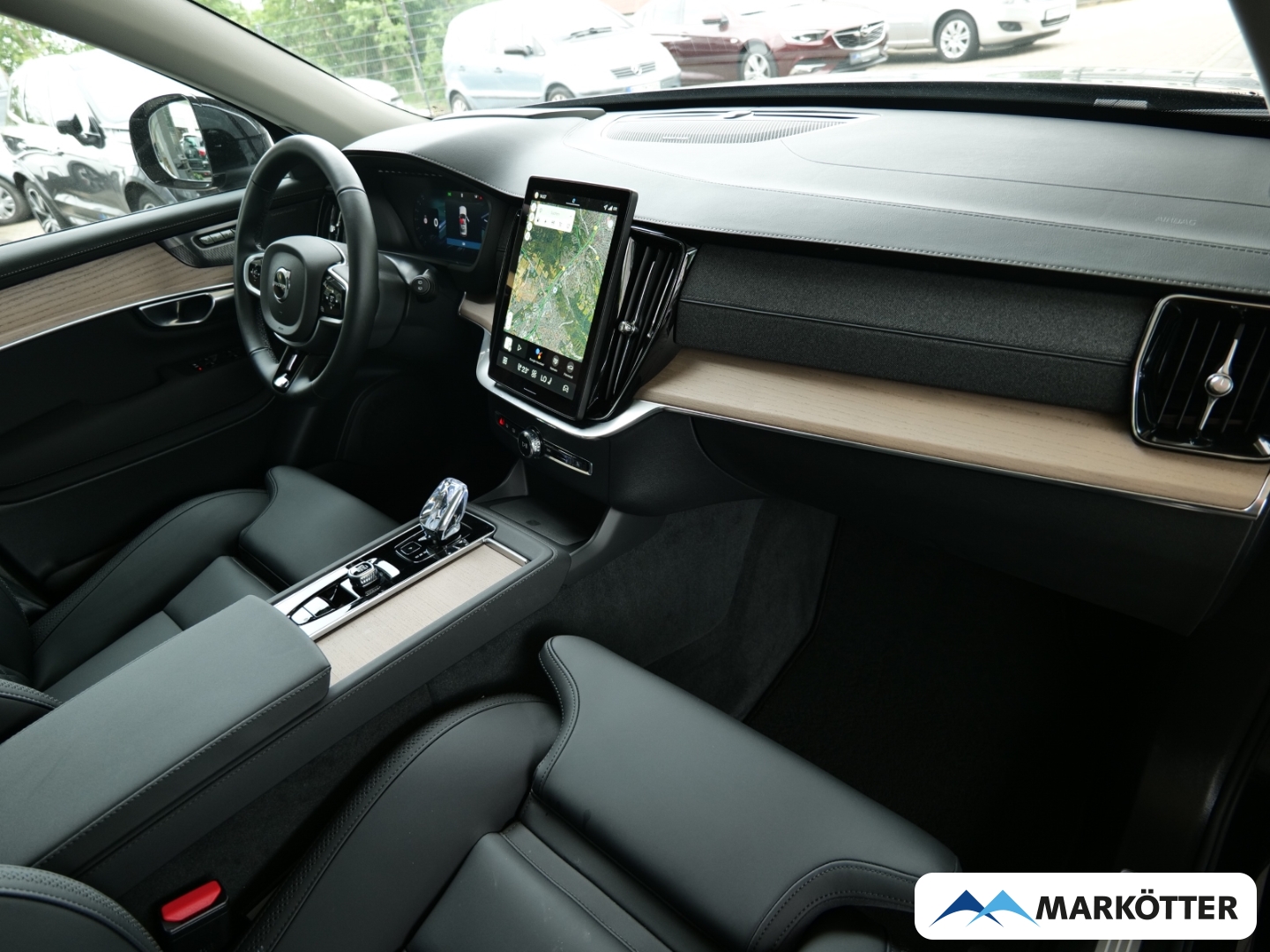 Fahrzeugabbildung Volvo XC90 T8 AWD Recharge Plus Bright 7-Sitzer/PANO