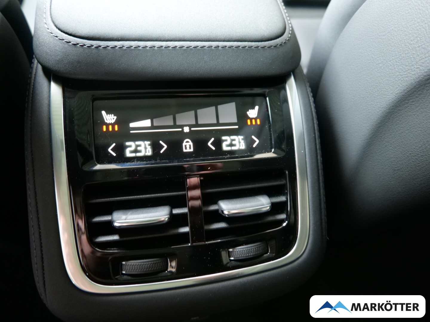 Fahrzeugabbildung Volvo XC90 T8 AWD Recharge Plus Bright 7-Sitzer/PANO