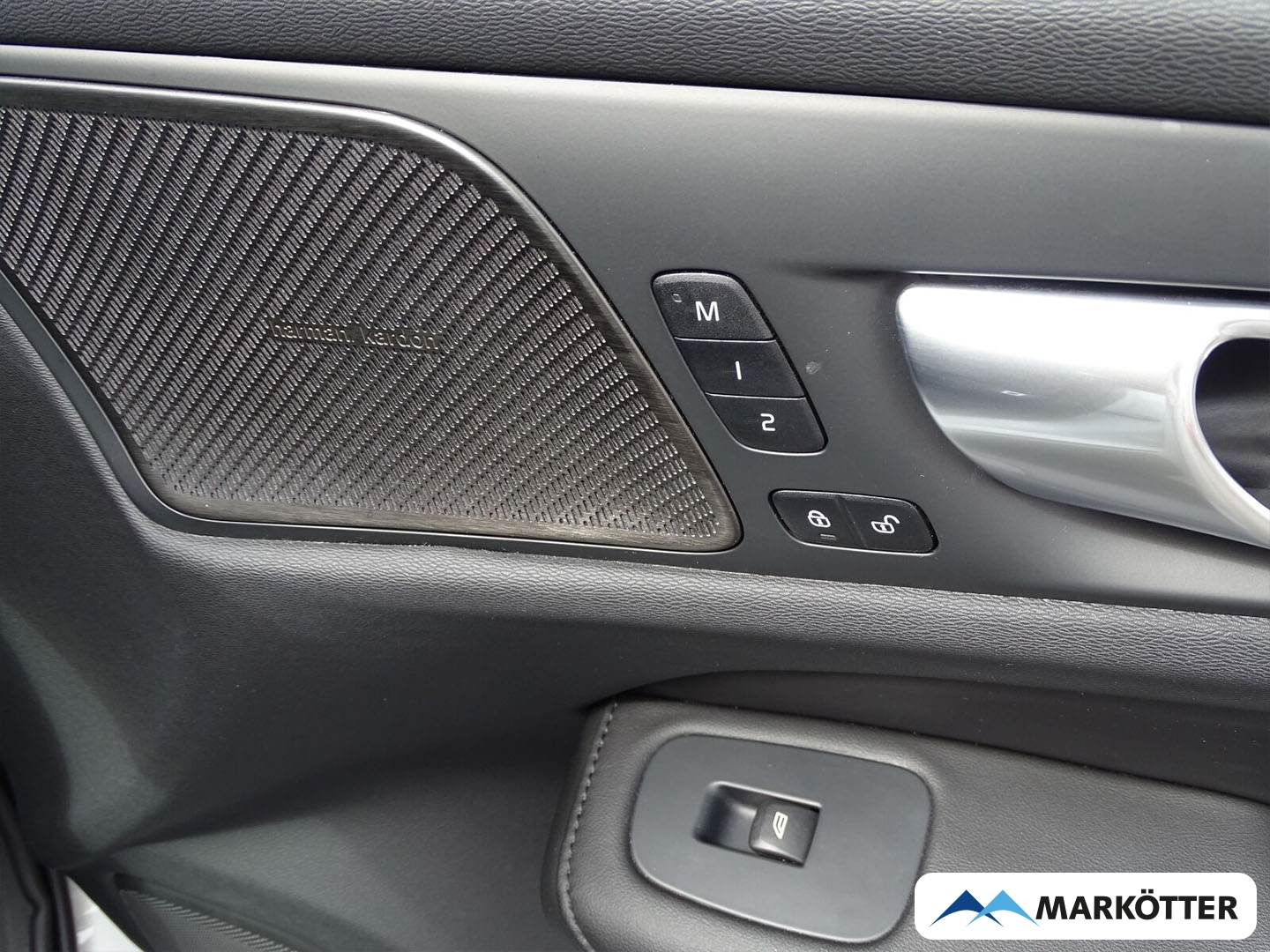 Fahrzeugabbildung Volvo V60 Plus Dark B4 EU6d/LED/PDC/SHZ/360°CAM/