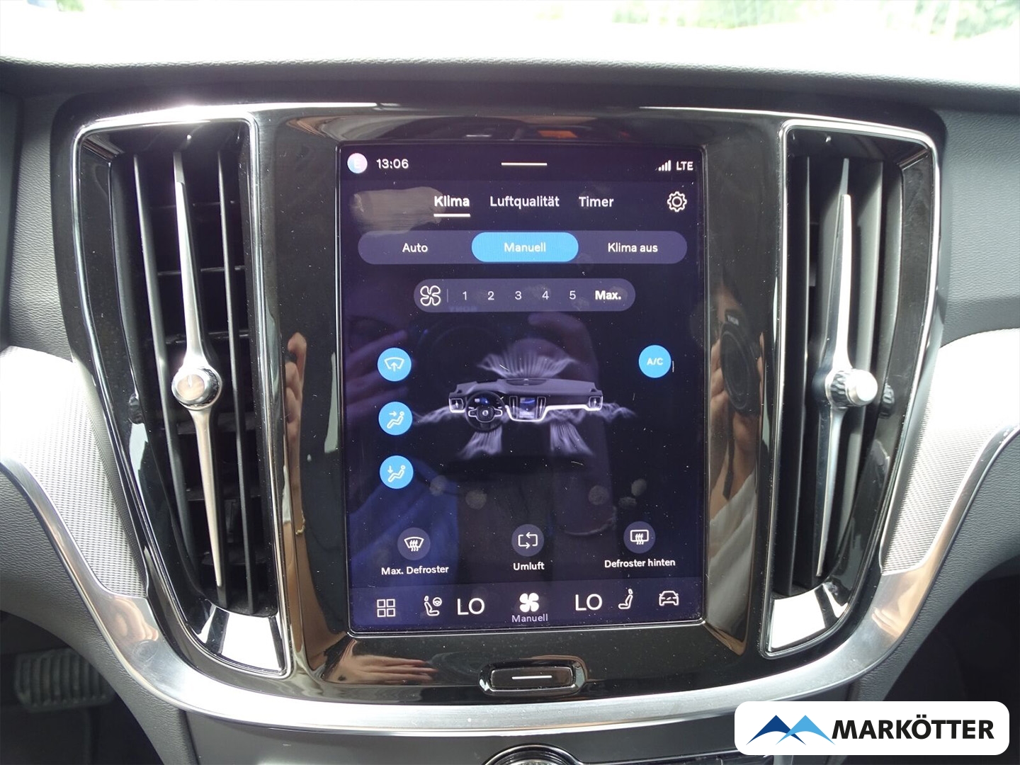 Fahrzeugabbildung Volvo V60 Plus Dark B4 EU6d/LED/PDC/SHZ/360°CAM/