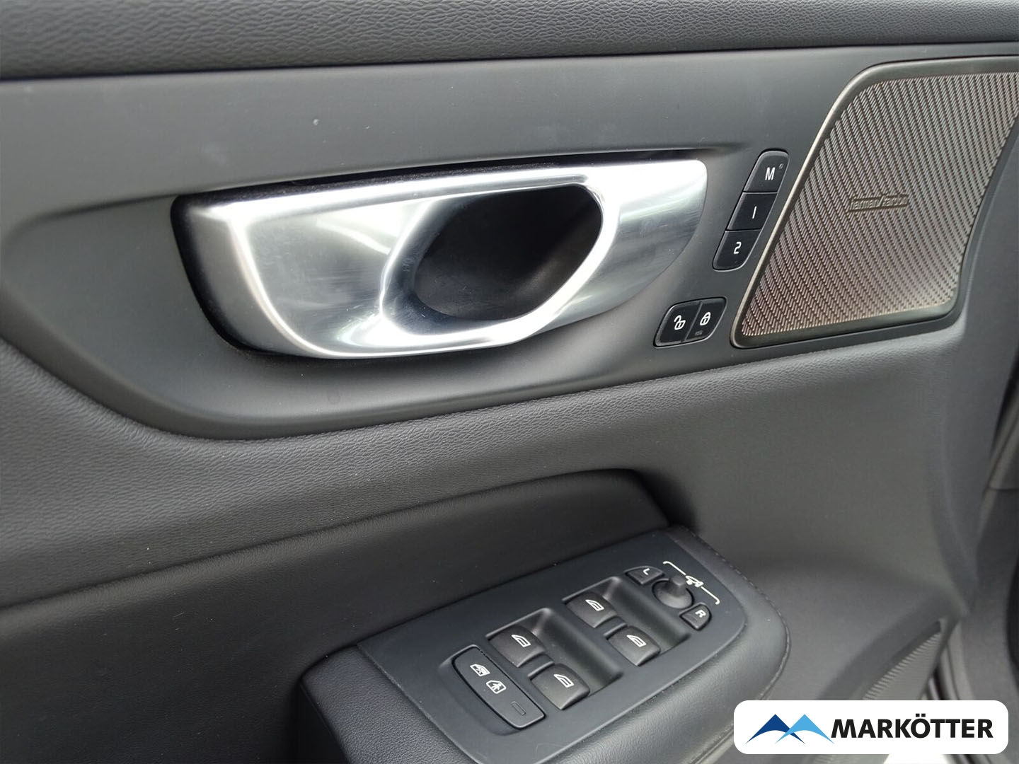 Fahrzeugabbildung Volvo V60 Plus Dark B4 EU6d/LED/PDC/SHZ/360°CAM/