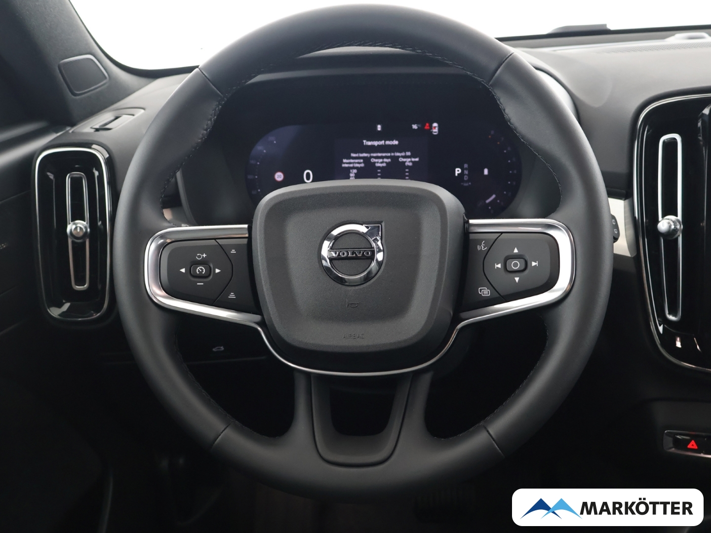 Fahrzeugabbildung Volvo XC40 B3 Plus Black Edition/20''/H&K/ACC/SHZ+LHZ