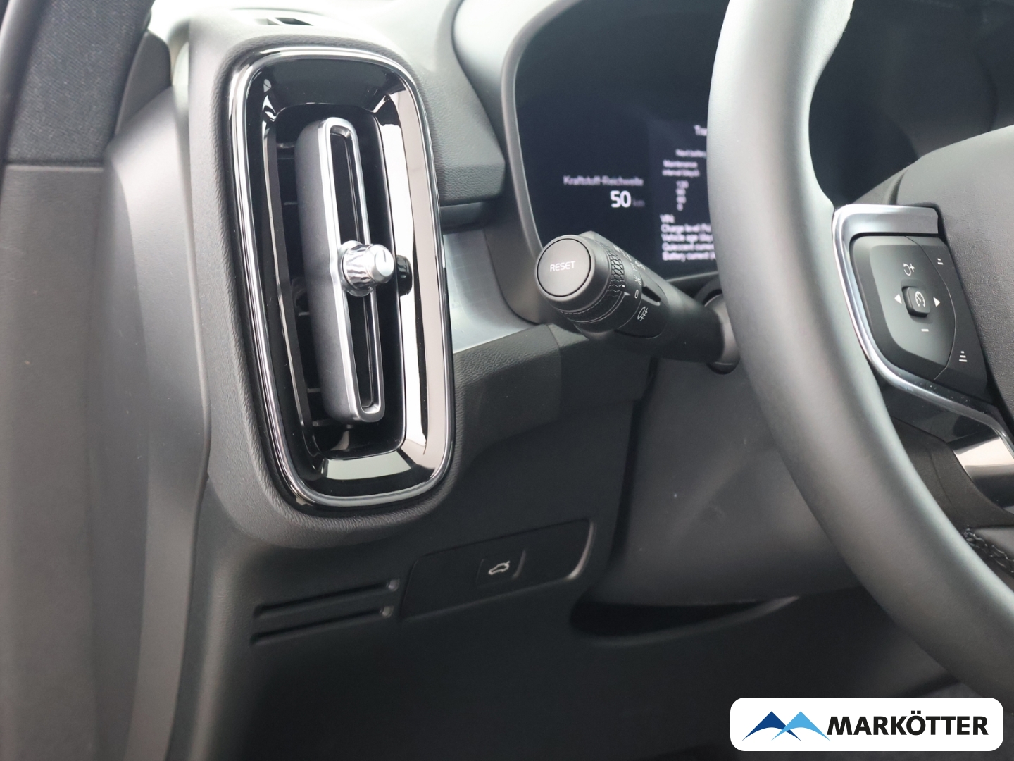 Fahrzeugabbildung Volvo XC40 B3 Plus Black Edition/20''/H&K/ACC/SHZ+LHZ