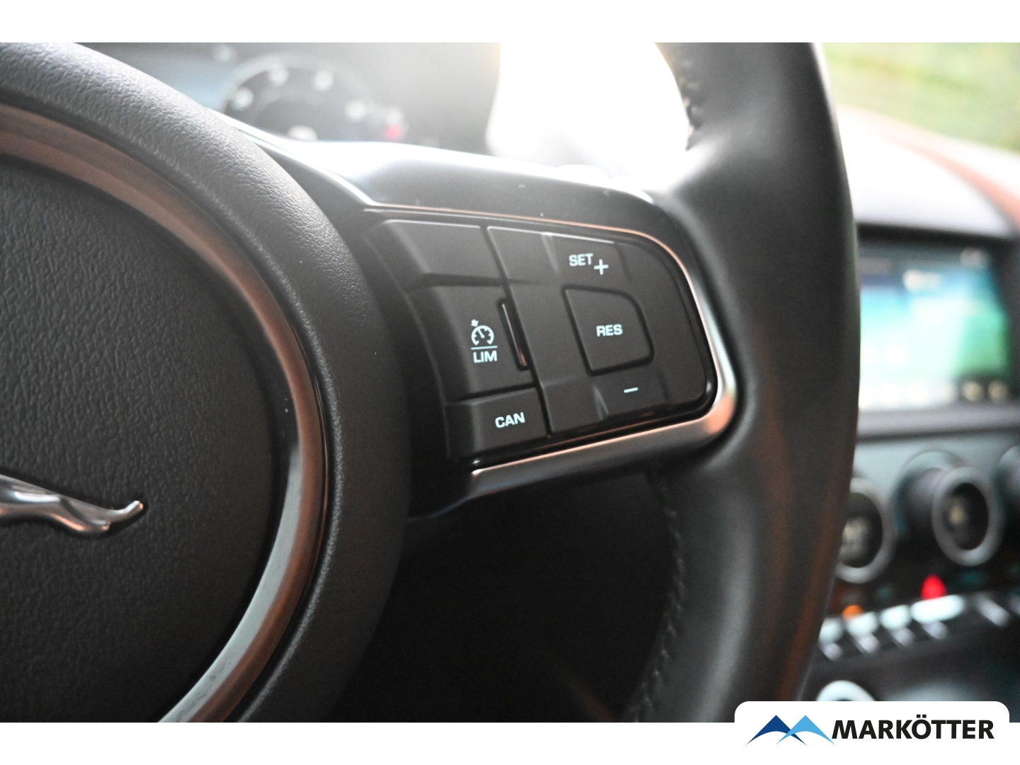 Fahrzeugabbildung Jaguar F-Type P300 R-Dynamic Cabriolet DAB/Klimasitze