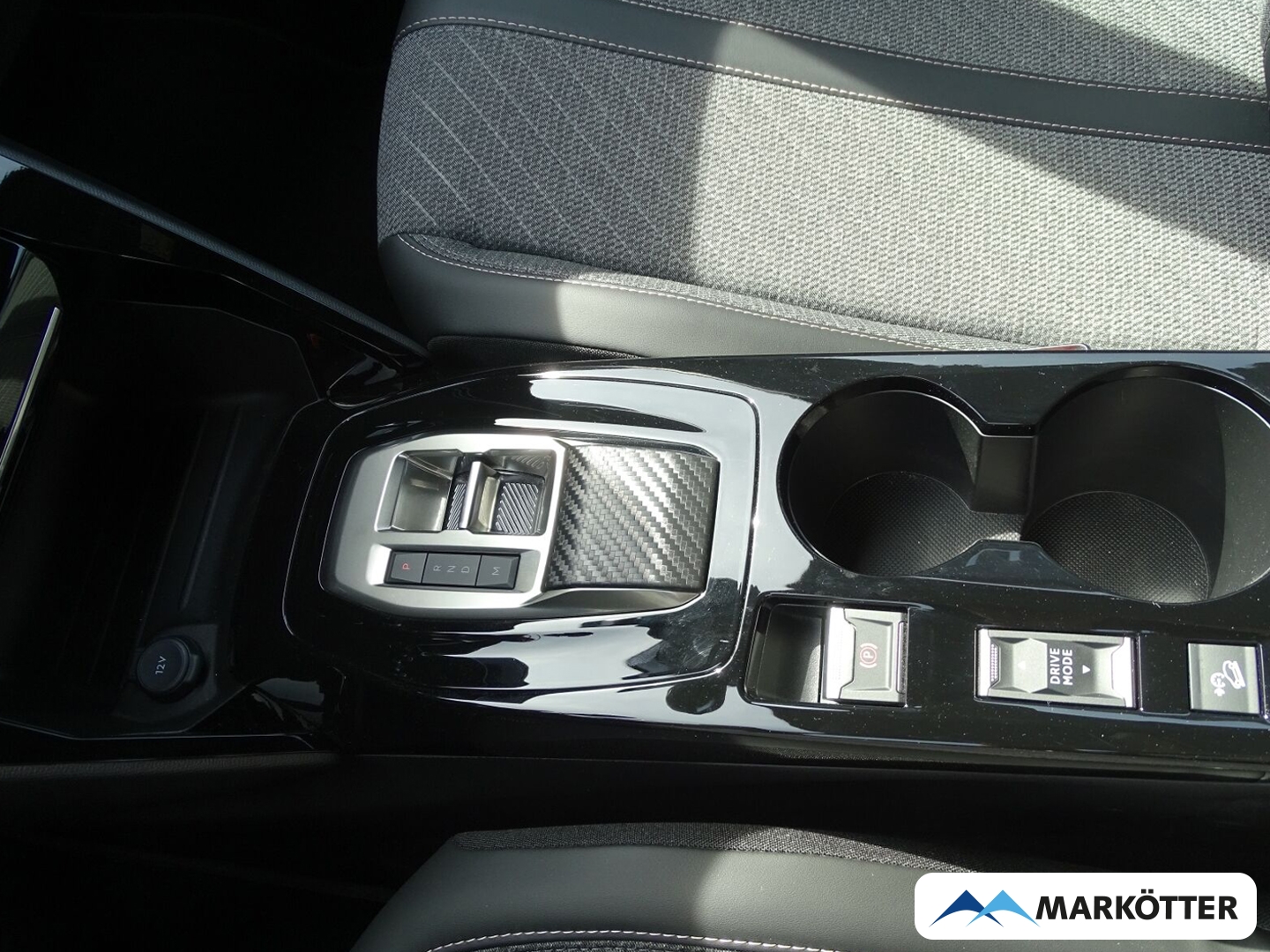 Fahrzeugabbildung Peugeot 2008 Allure TEMPO/SHZ/SHZ/PDC