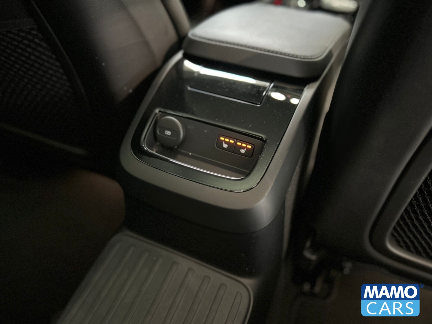 Fahrzeugabbildung Volvo V60 T6 AWD Plus Dark Recharge ACC/BLIS/360CAM/4xSHZ