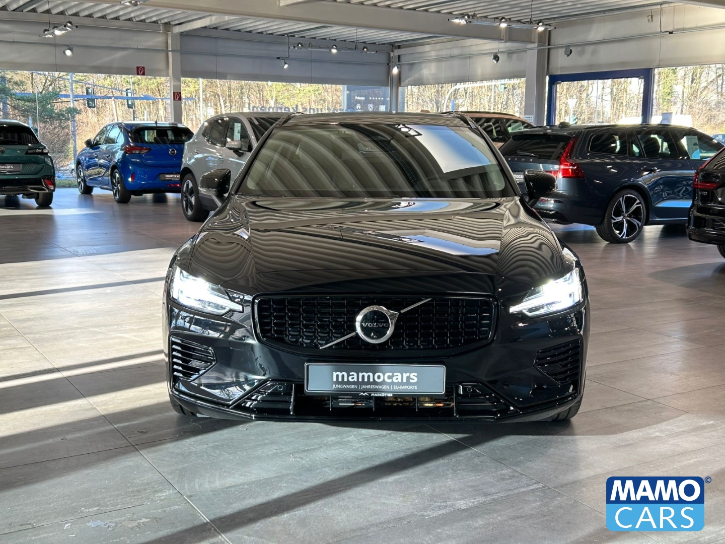 Fahrzeugabbildung Volvo V60 T6 AWD Plus Dark Recharge ACC/BLIS/360CAM/4xSHZ