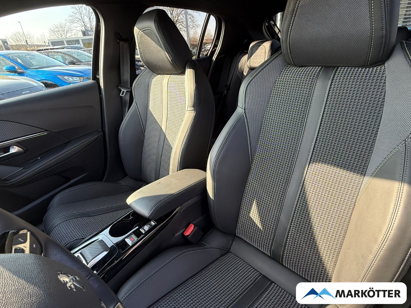Fahrzeugabbildung Peugeot 208 GT SHZ/CAM/NAVI/PDC/TEMP/CARPY/LED