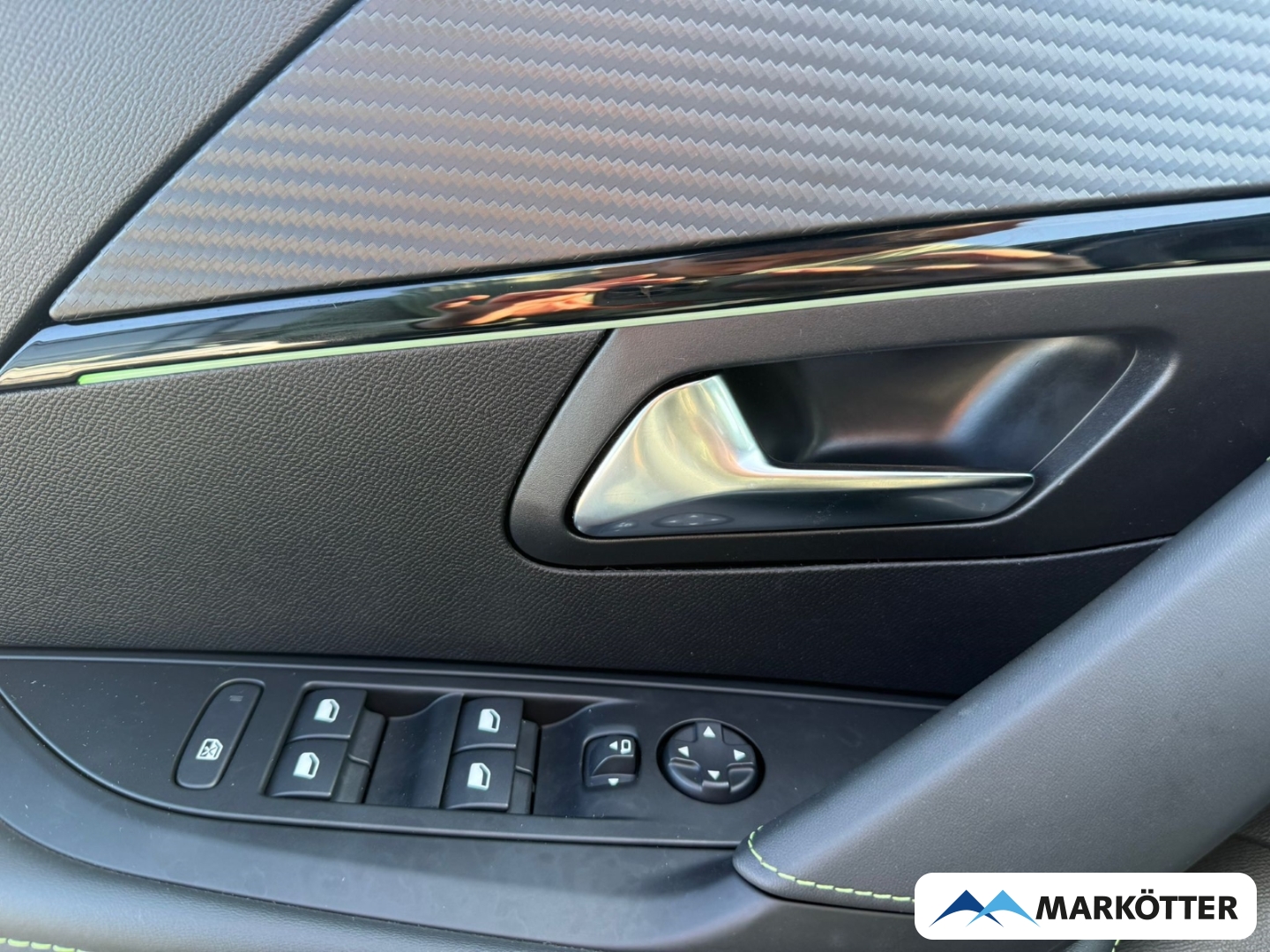 Fahrzeugabbildung Peugeot 208 GT SHZ/CAM/NAVI/PDC/TEMP/CARPY/LED