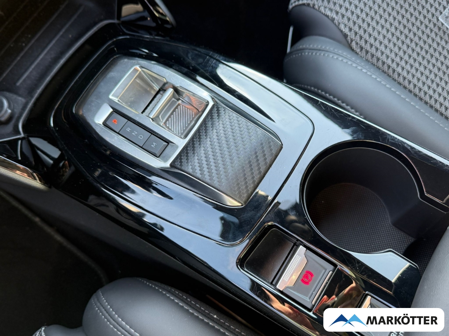 Fahrzeugabbildung Peugeot 208 GT SHZ/CAM/NAVI/PDC/TEMP/CARPY/LED