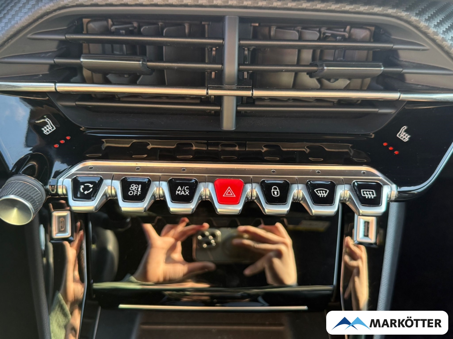 Fahrzeugabbildung Peugeot 208 GT SHZ/CAM/NAVI/PDC/TEMP/CARPY/LED