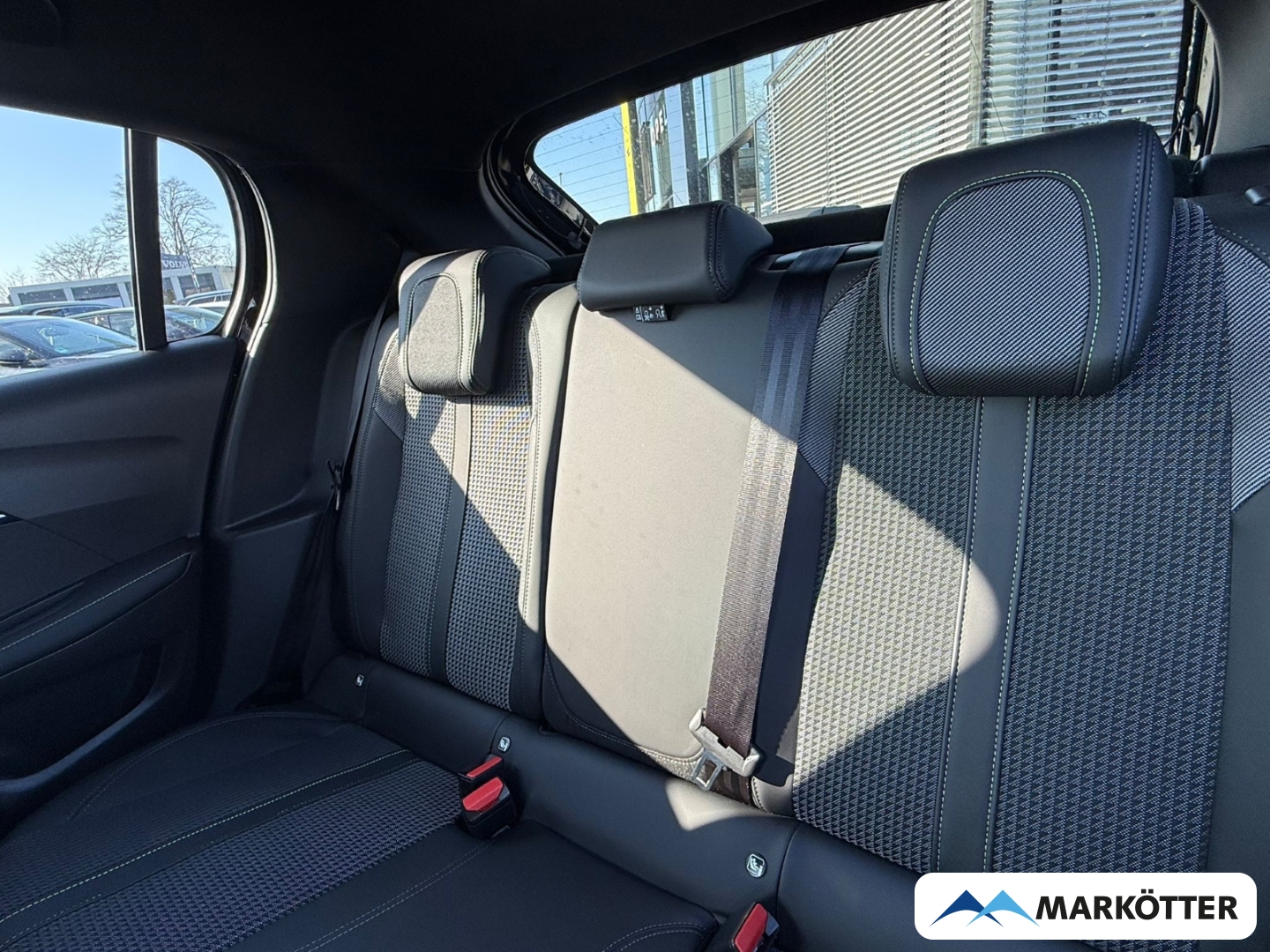 Fahrzeugabbildung Peugeot 208 GT SHZ/CAM/NAVI/PDC/TEMP/CARPY/LED