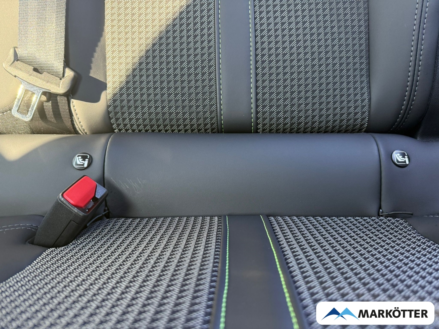 Fahrzeugabbildung Peugeot 208 GT SHZ/CAM/NAVI/PDC/TEMP/CARPY/LED
