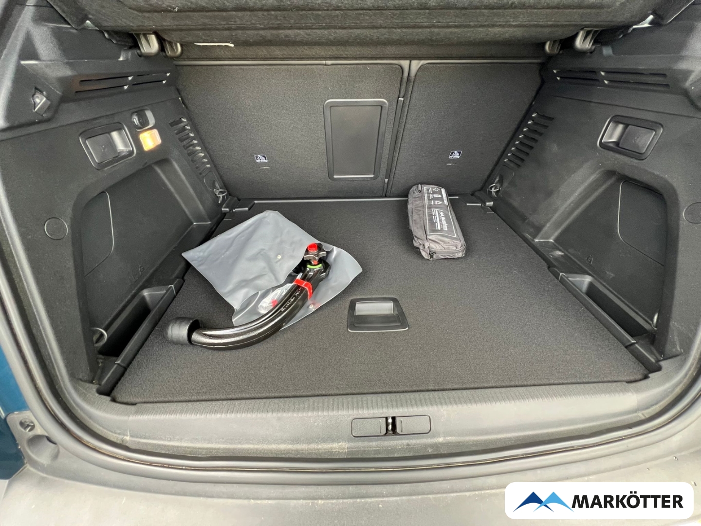 Fahrzeugabbildung Peugeot 3008 Allure Pack 1.2 PureTech130 CAM180°/SHZ/LED