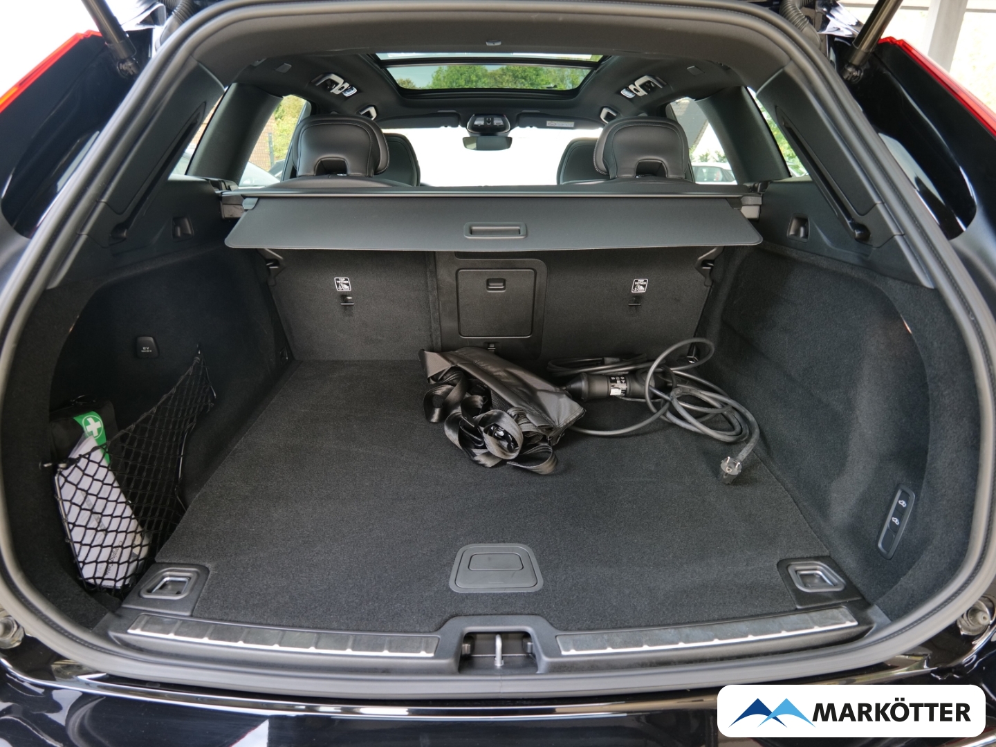 Fahrzeugabbildung Volvo XC60 T8 Recharge AWD Black Edition Ultra Four-C