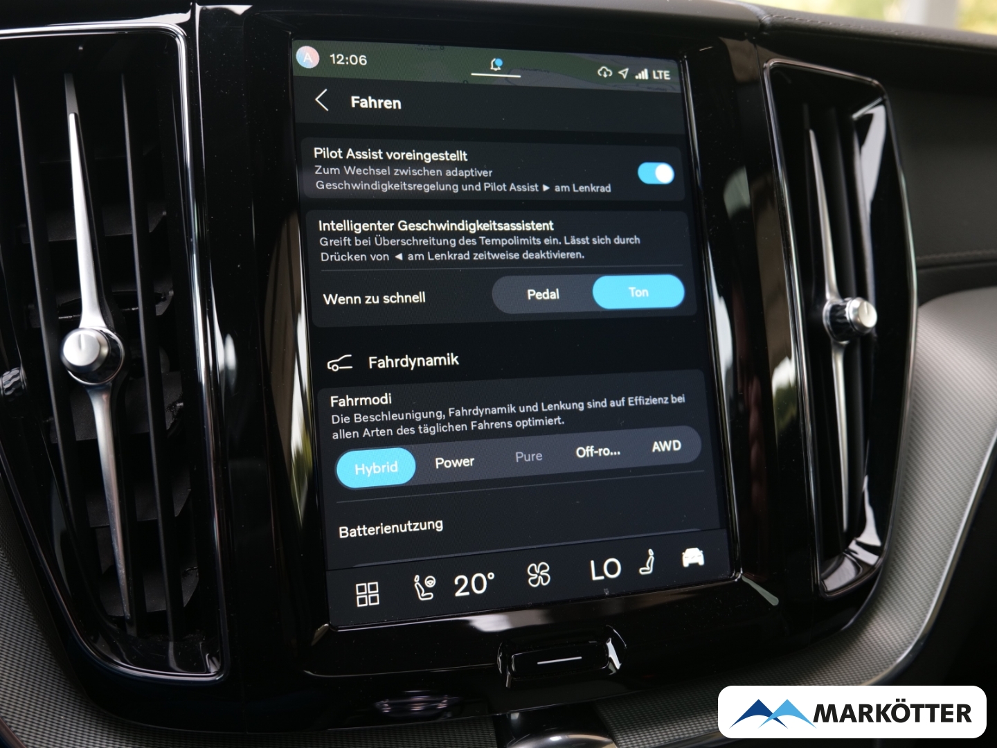 Fahrzeugabbildung Volvo XC60 T8 Recharge AWD Black Edition Ultra Four-C